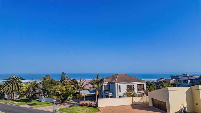 4 Bedroom Property for Sale in Outeniqua Strand Western Cape